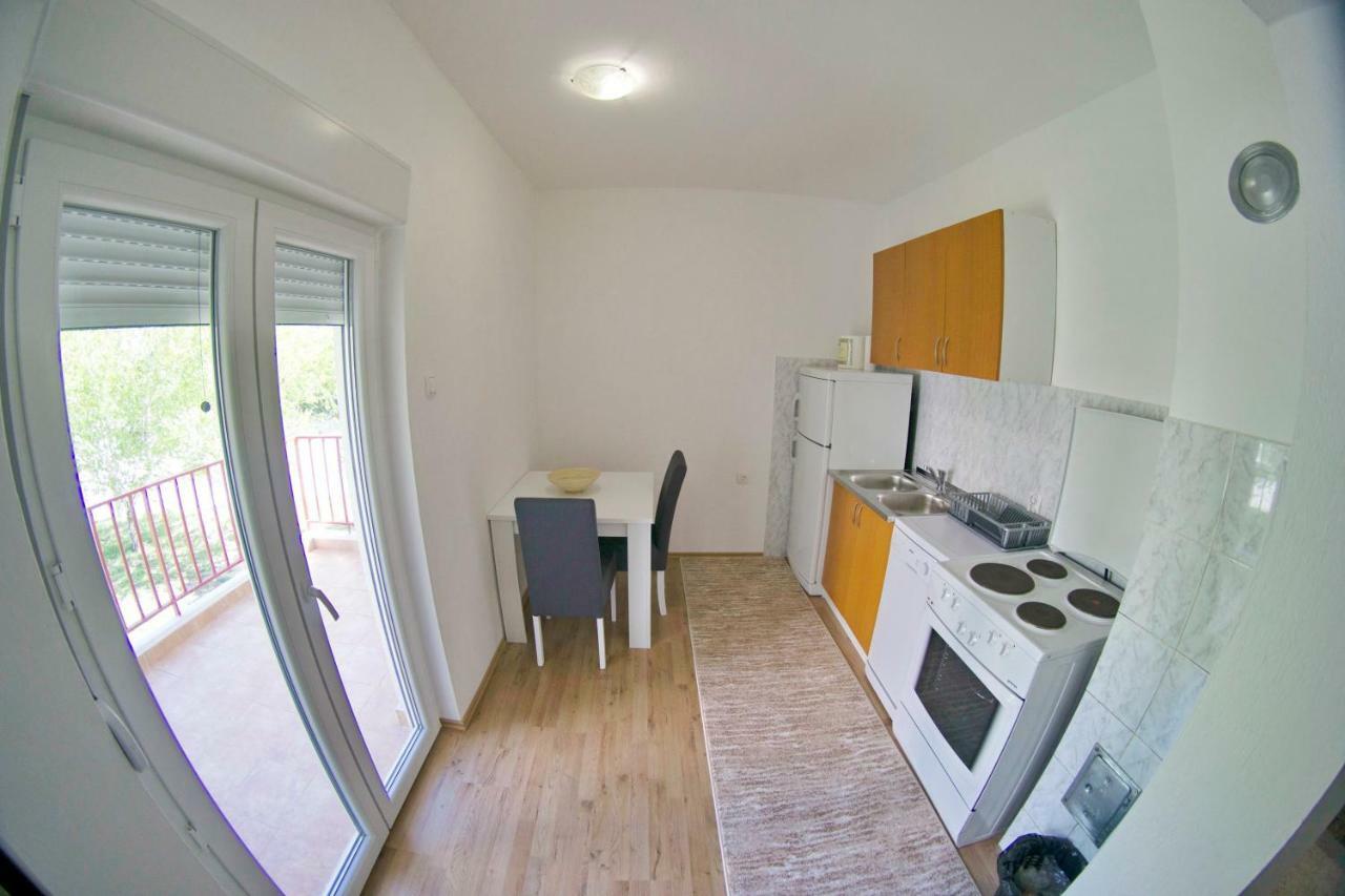 Apartmani Ambasador Trebinje Buitenkant foto